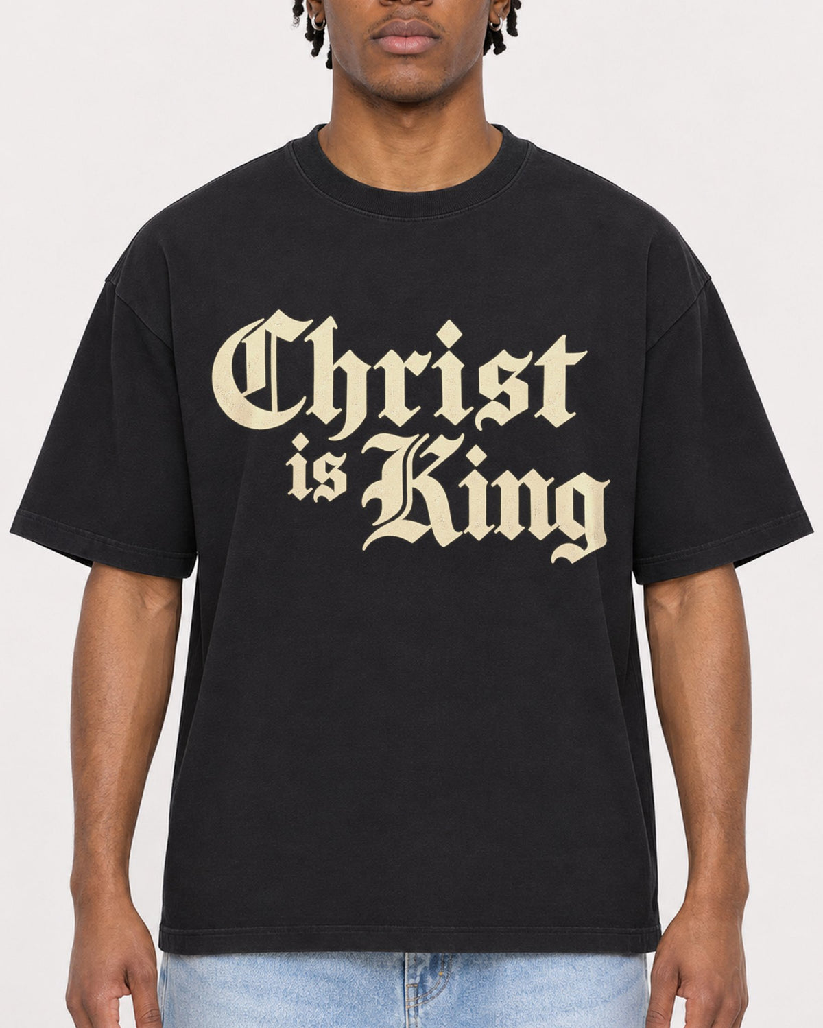 Mockup Boxy Heavyweight Tee Black male close-up 05