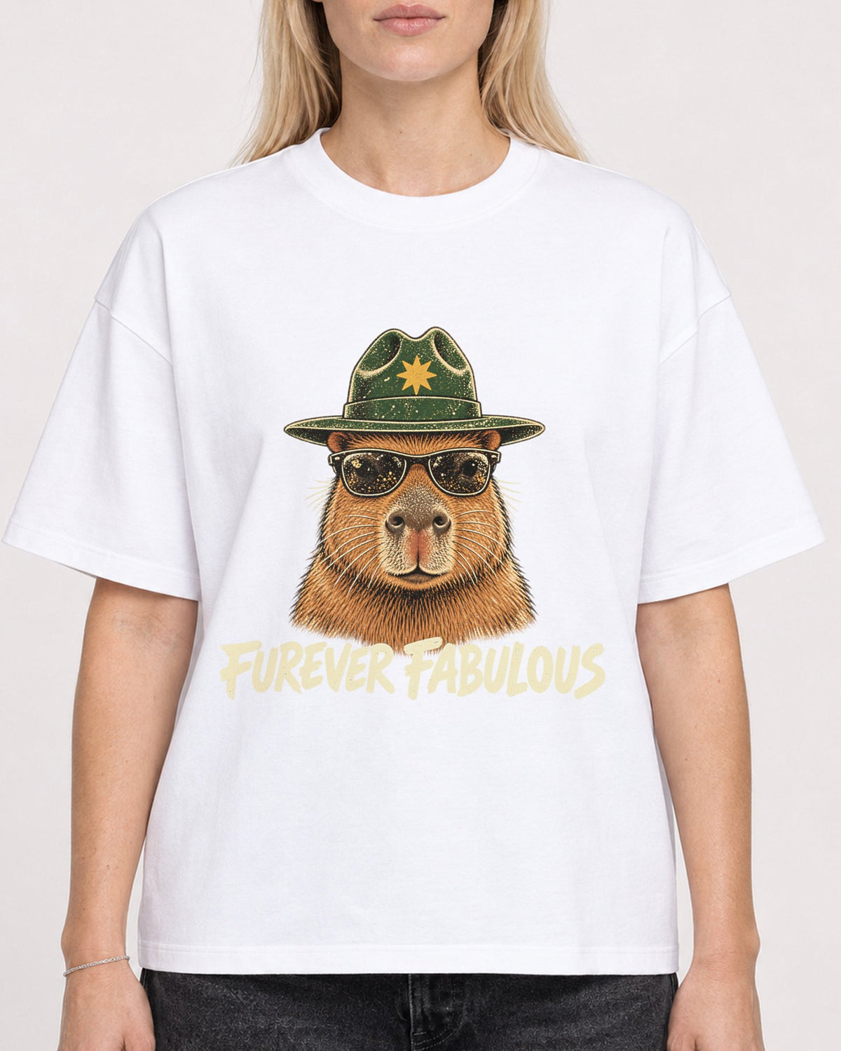 Mockup Boxy Heavyweight Tee White female close-up 08