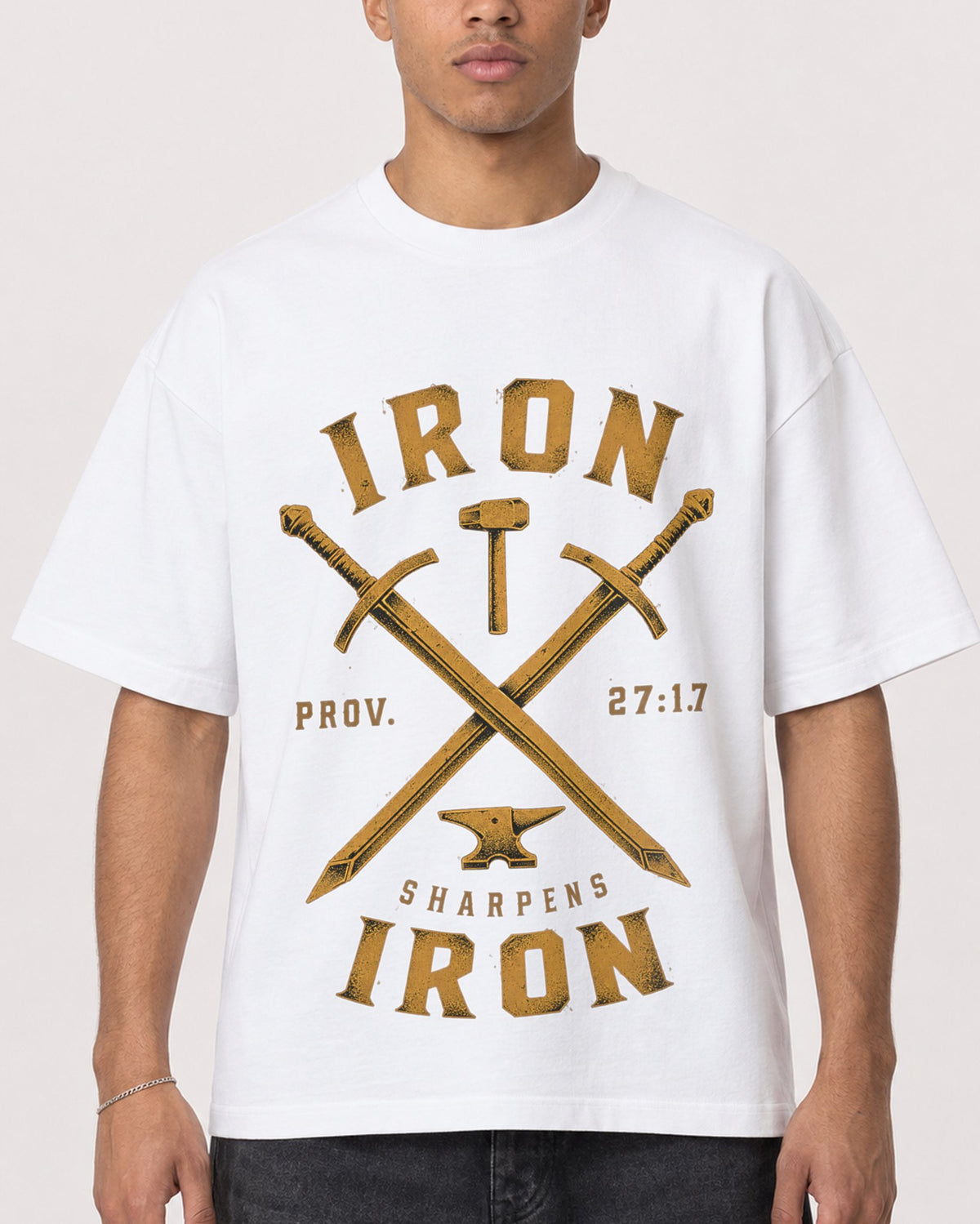 Mockup Boxy Heavyweight Tee White male close-up 50