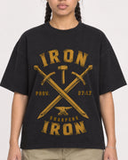 Mockup Boxy Heavyweight Tee Black female close-up 50