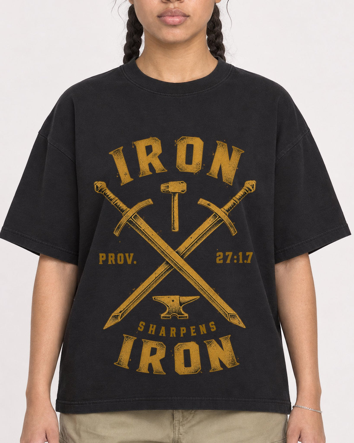 Mockup Boxy Heavyweight Tee Black female close-up 50