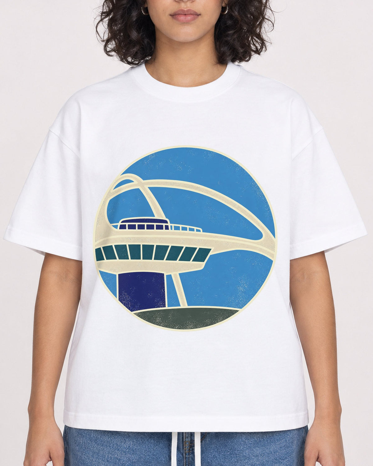 Mockup Boxy Heavyweight Tee White female close-up 26