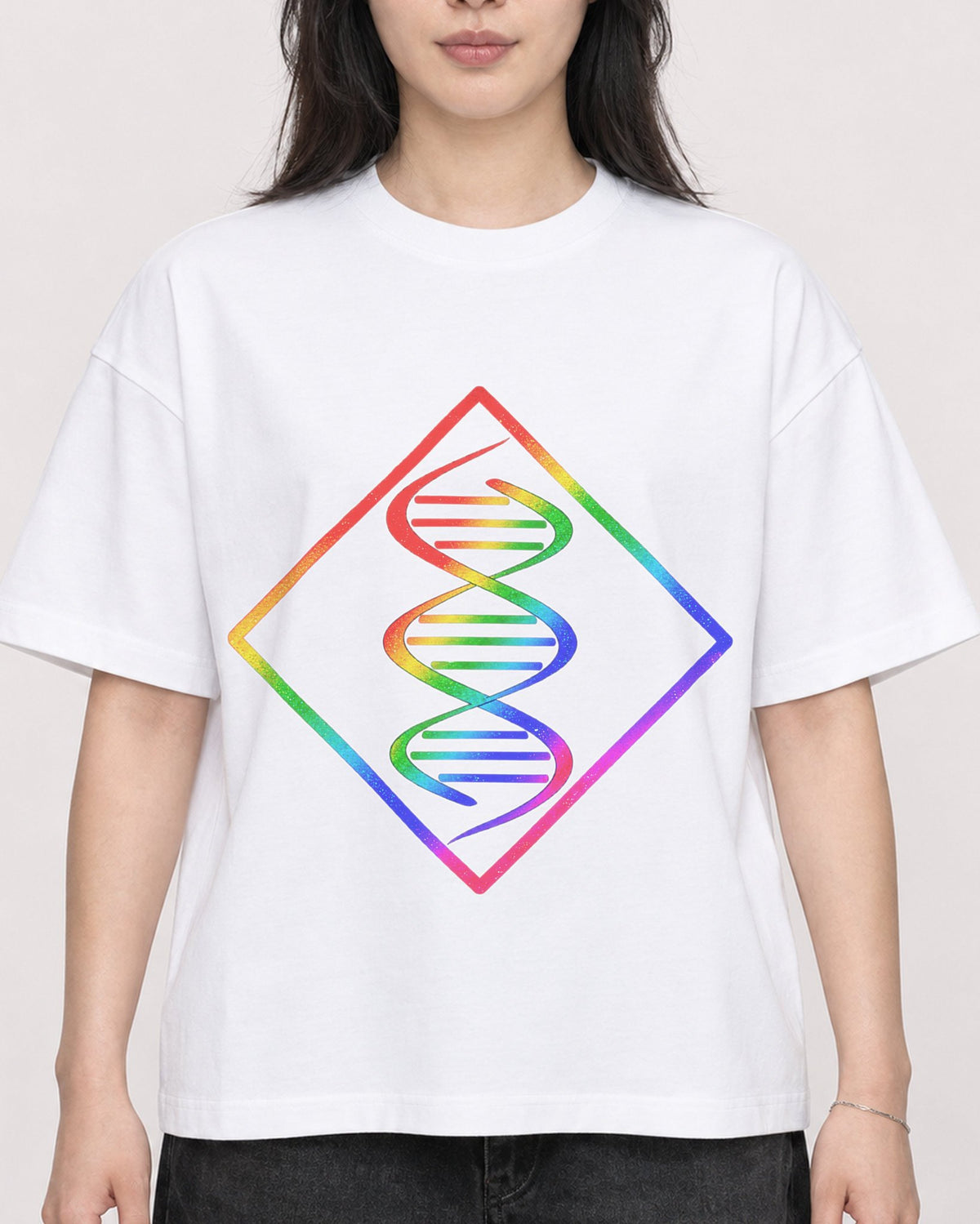 Mockup Boxy Heavyweight Tee White female close-up 13