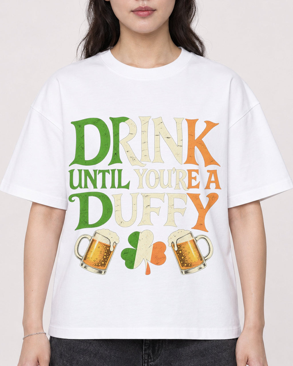 Mockup Boxy Heavyweight Tee White female close-up 03