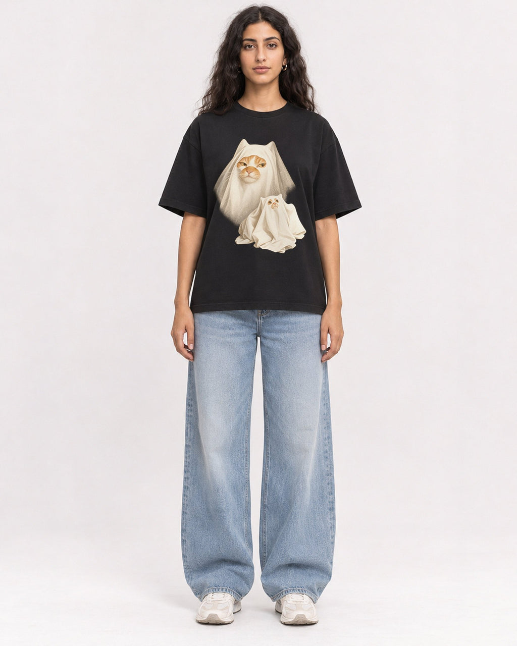 Mockup Boxy Heavyweight Tee Black female full-body 07