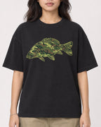 Mockup Boxy Heavyweight Tee Black female close-up 02