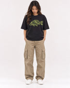 Mockup Boxy Heavyweight Tee Black female full-body 02