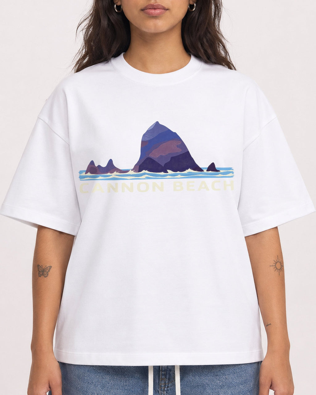 Mockup Boxy Heavyweight Tee White female close-up 06