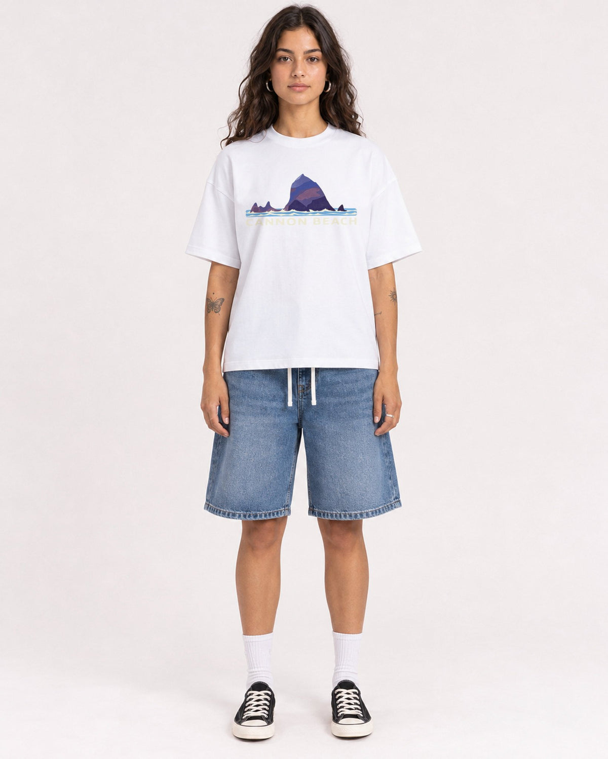 Mockup Boxy Heavyweight Tee White female full-body 06