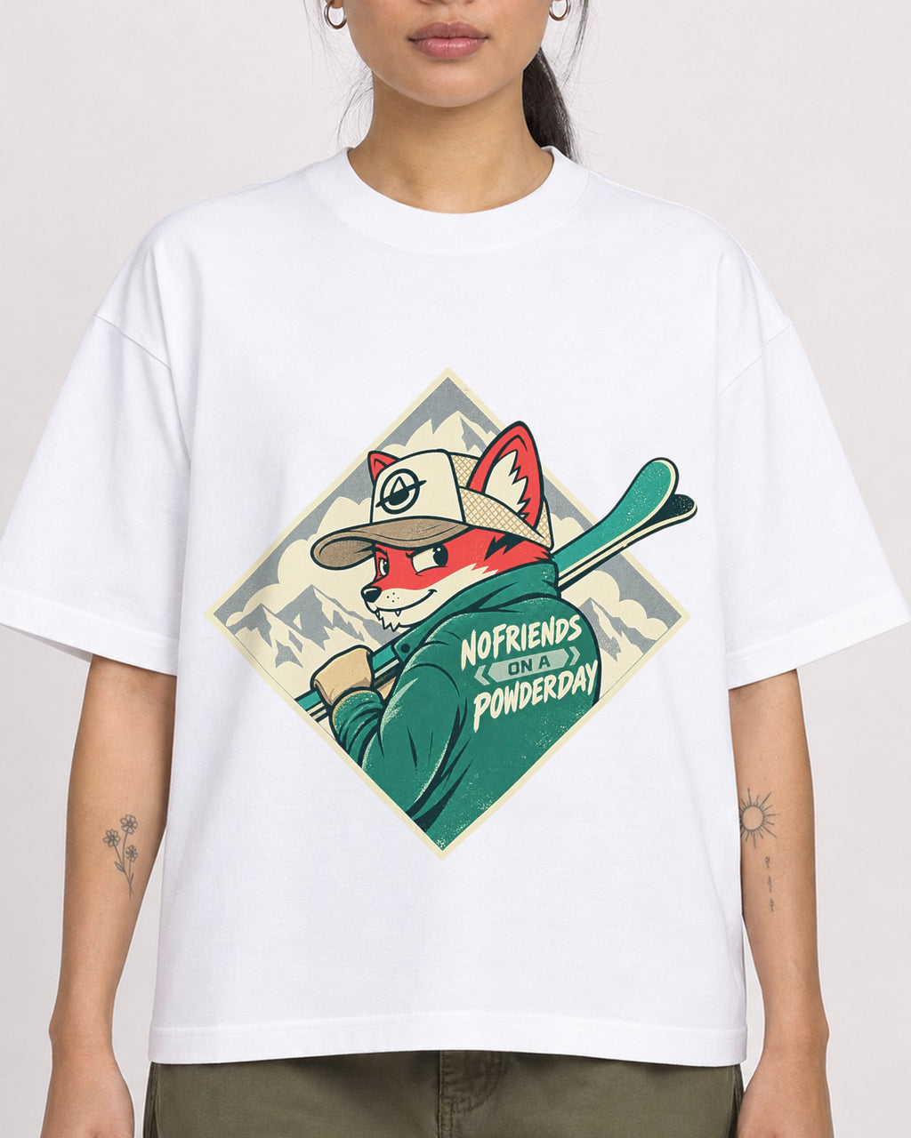 Mockup Boxy Heavyweight Tee White female close-up 42