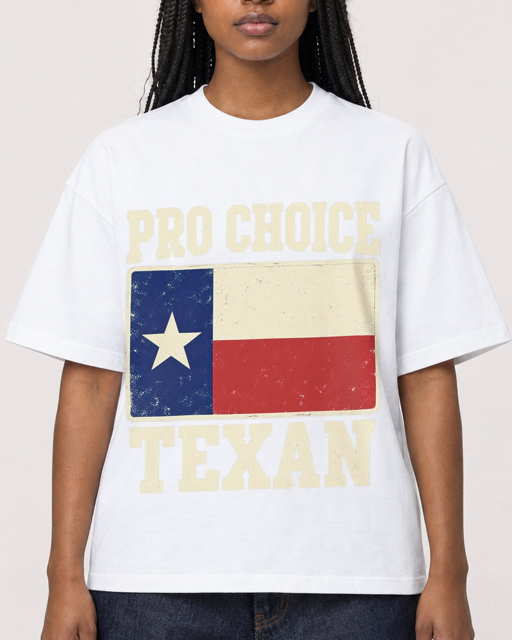 Mockup Boxy Heavyweight Tee White female close-up 04