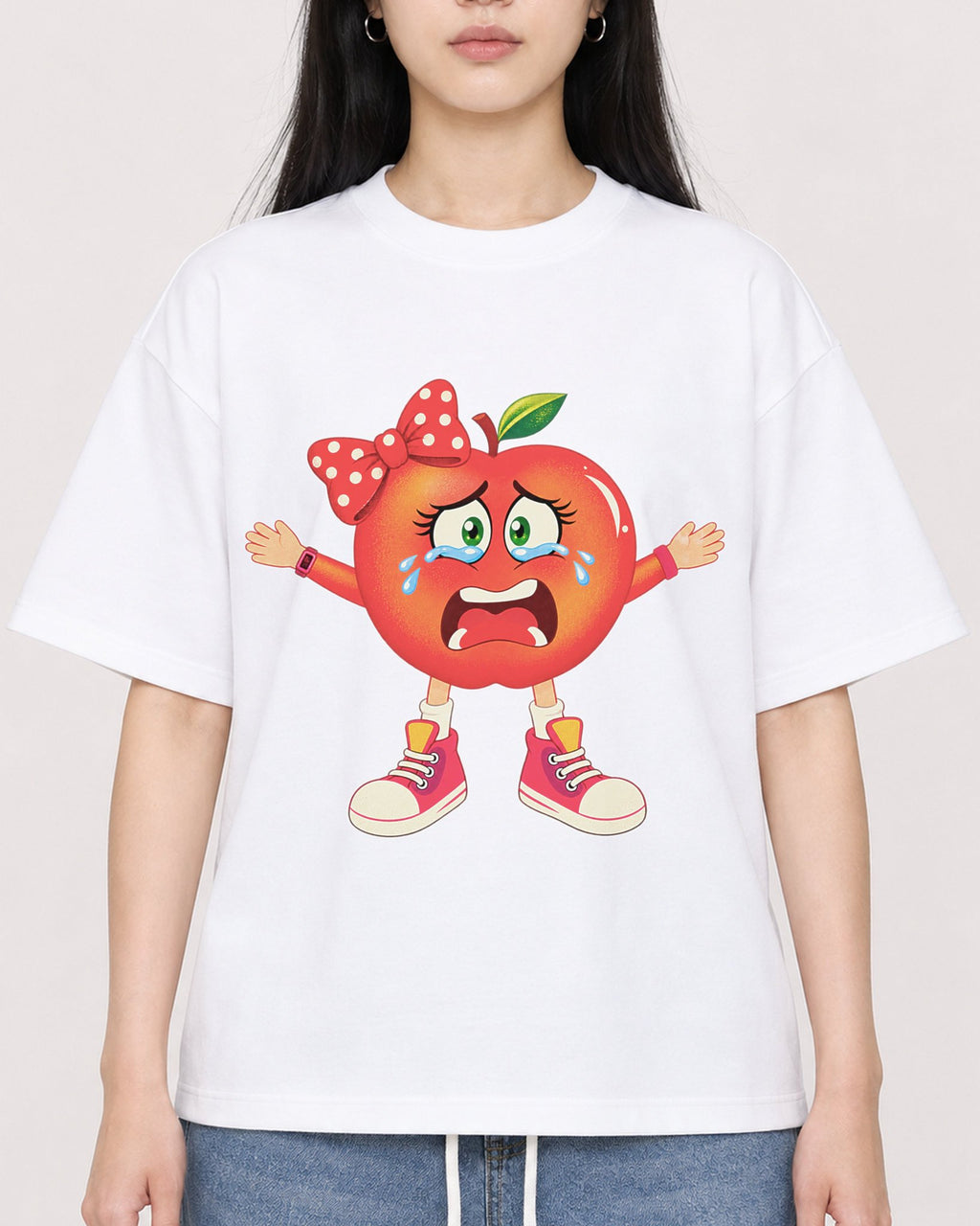Mockup Boxy Heavyweight Tee White female close-up 01