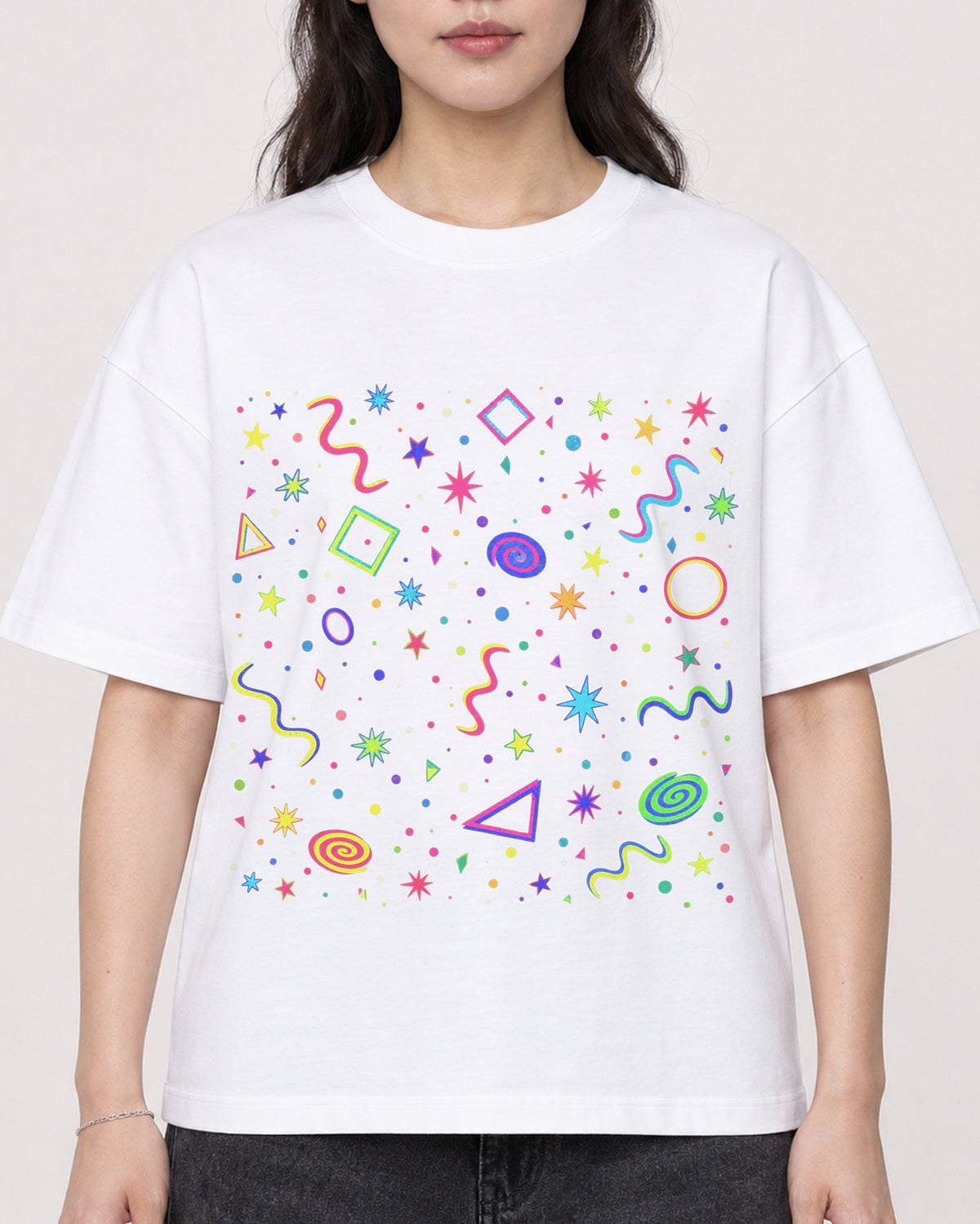 Mockup Boxy Heavyweight Tee White female close-up 03