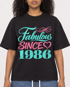 Mockup Boxy Heavyweight Tee Black female close-up 05