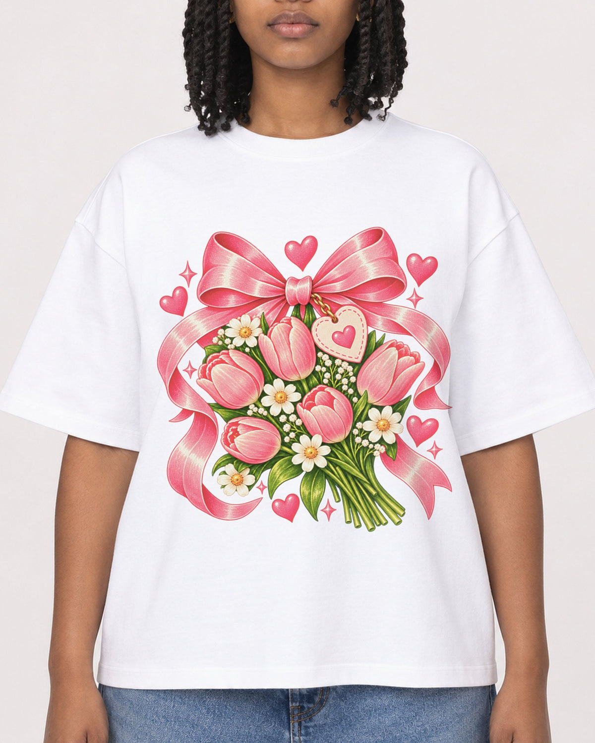 Mockup Boxy Heavyweight Tee White female close-up 15
