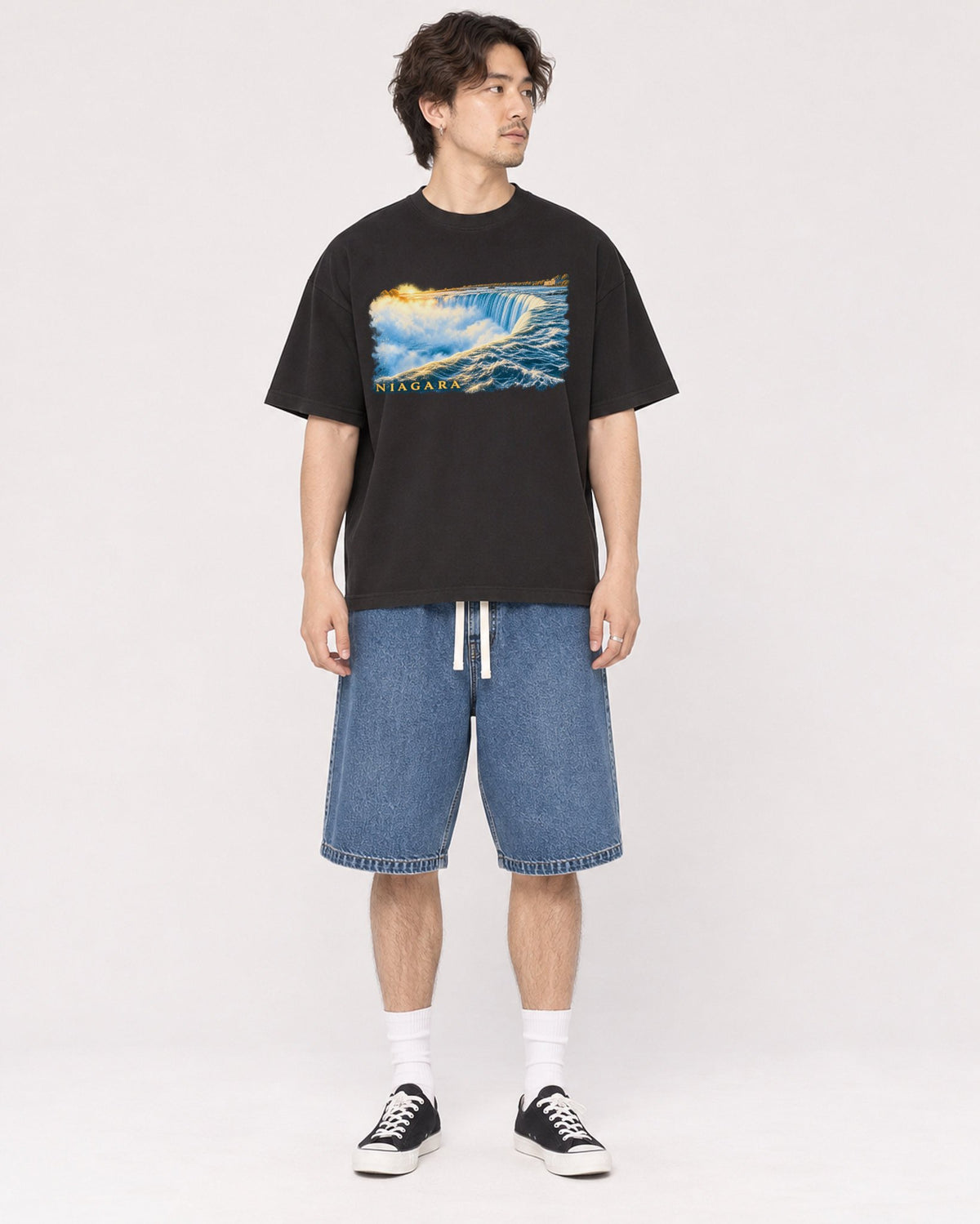Mockup Boxy Heavyweight Tee Black male full-body 03