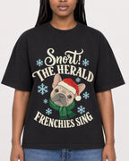 Mockup Boxy Heavyweight Tee Black female close-up 04