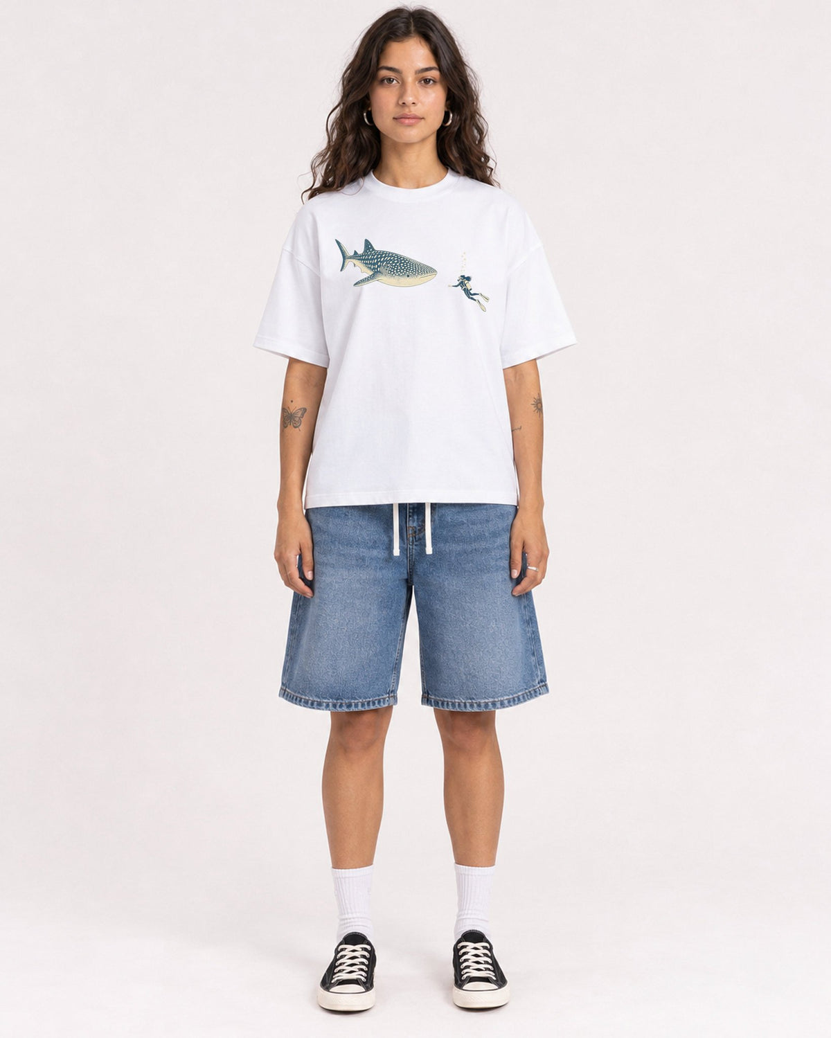Mockup Boxy Heavyweight Tee White female full-body 06