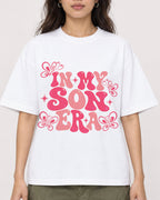 Mockup Boxy Heavyweight Tee White female close-up 02
