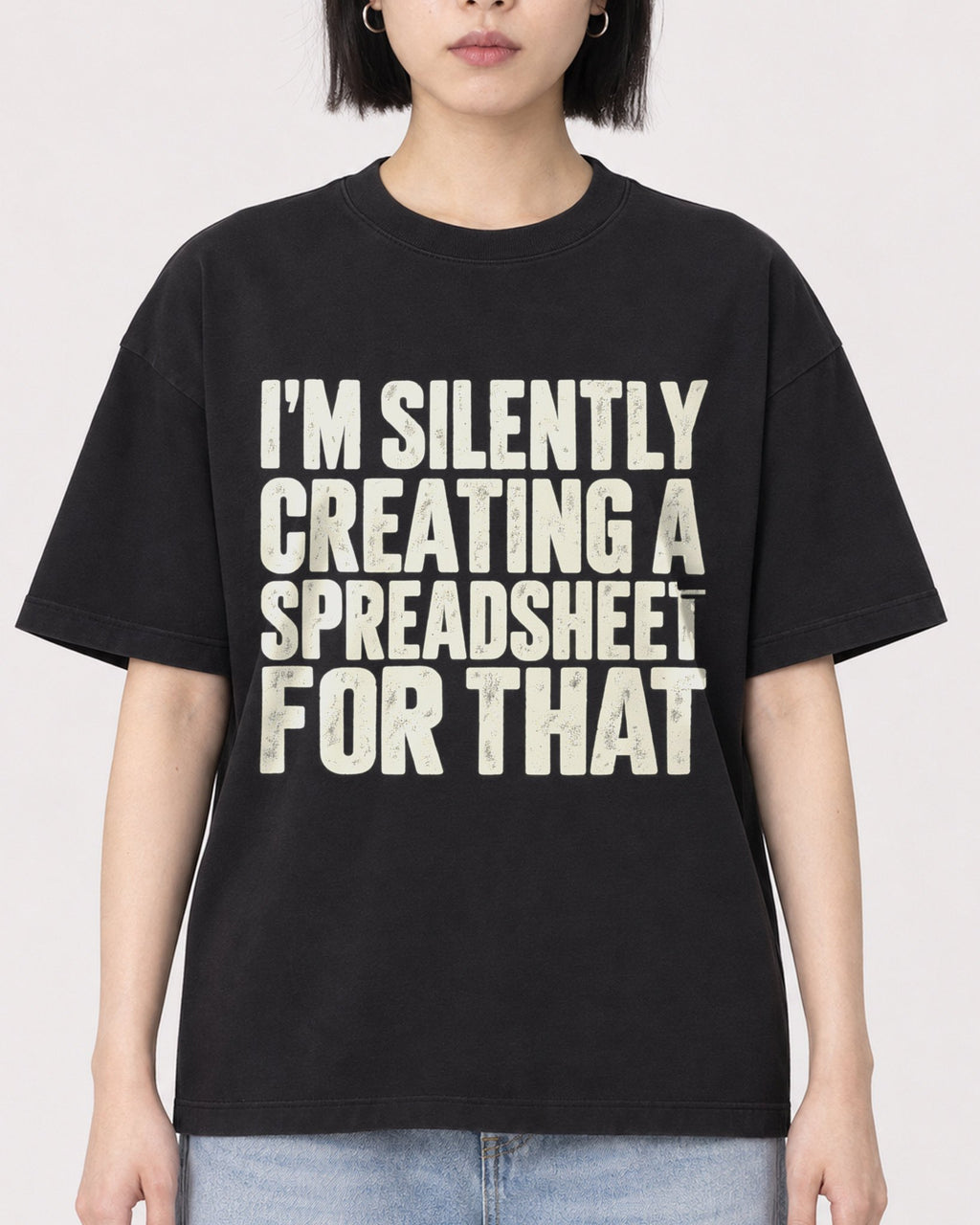 Mockup Boxy Heavyweight Tee Black female close-up 11