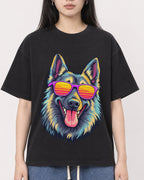 Mockup Boxy Heavyweight Tee Black female close-up 01