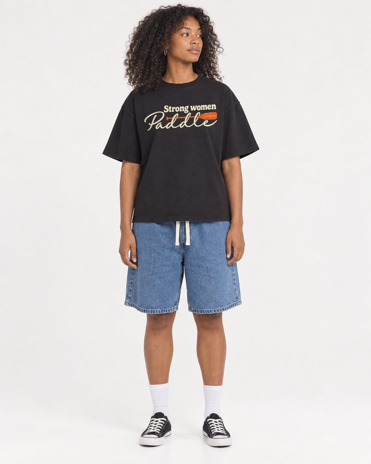 Mockup Boxy Heavyweight Tee Black female full-body 05