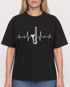 Mockup Boxy Heavyweight Tee Black female close-up 08