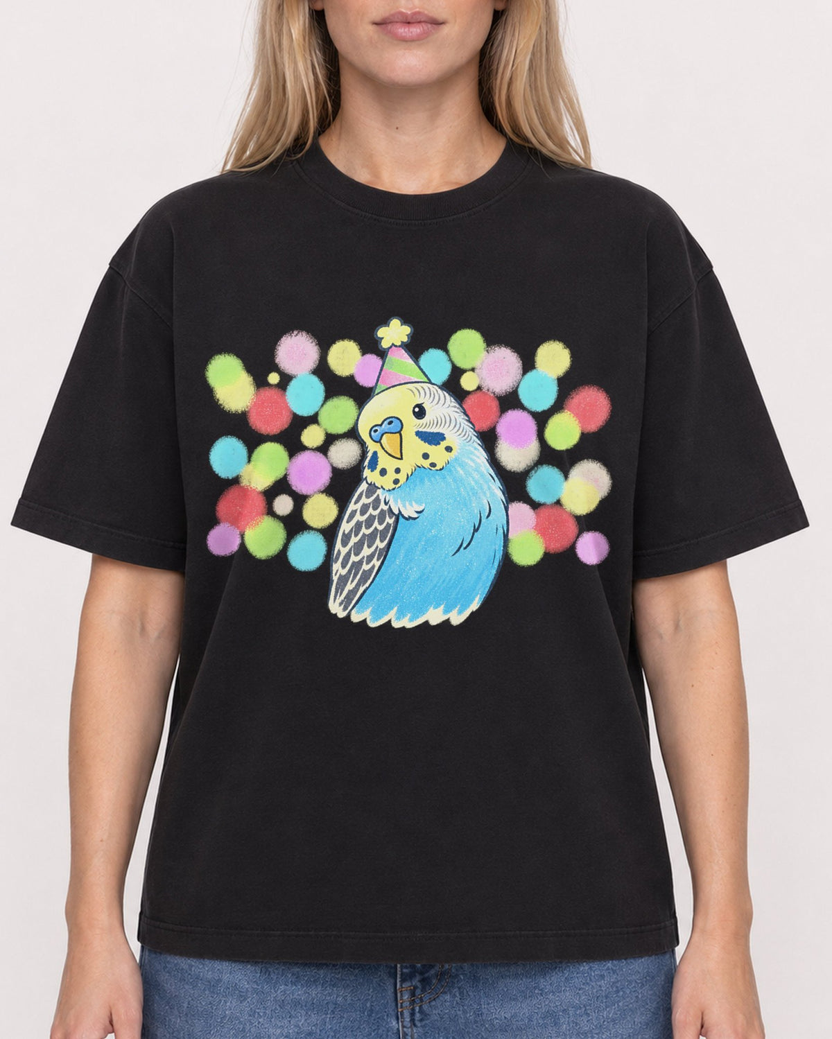 Mockup Boxy Heavyweight Tee Black female close-up 08