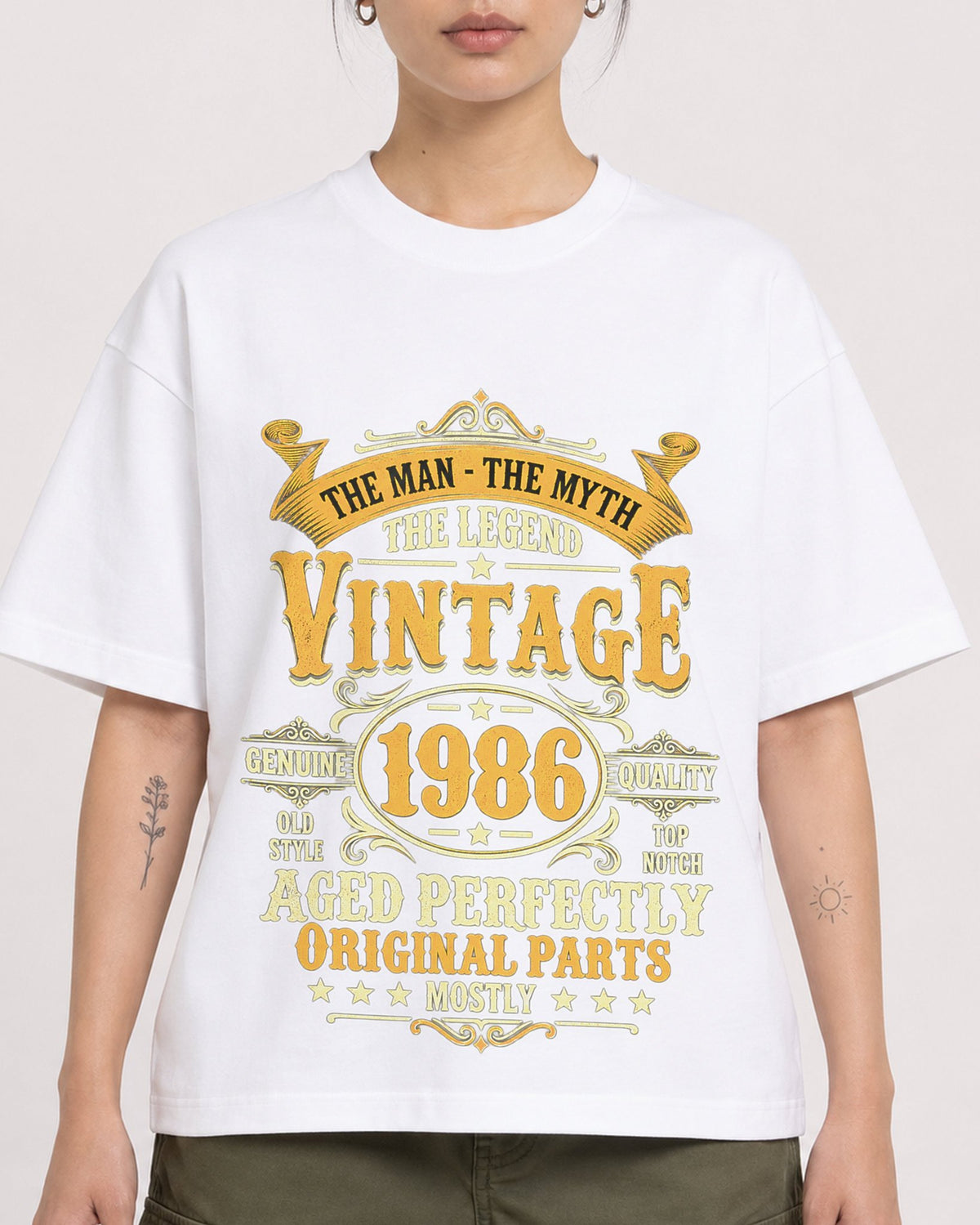 Mockup Boxy Heavyweight Tee White female close-up 12