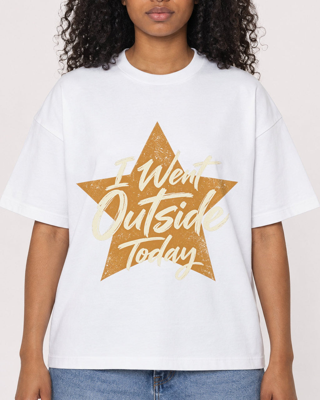 Mockup Boxy Heavyweight Tee White female close-up 05