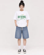 Mockup Boxy Heavyweight Tee White female full-body 41