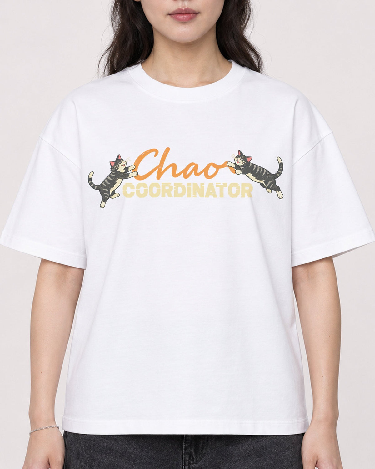 Mockup Boxy Heavyweight Tee White female close-up 03
