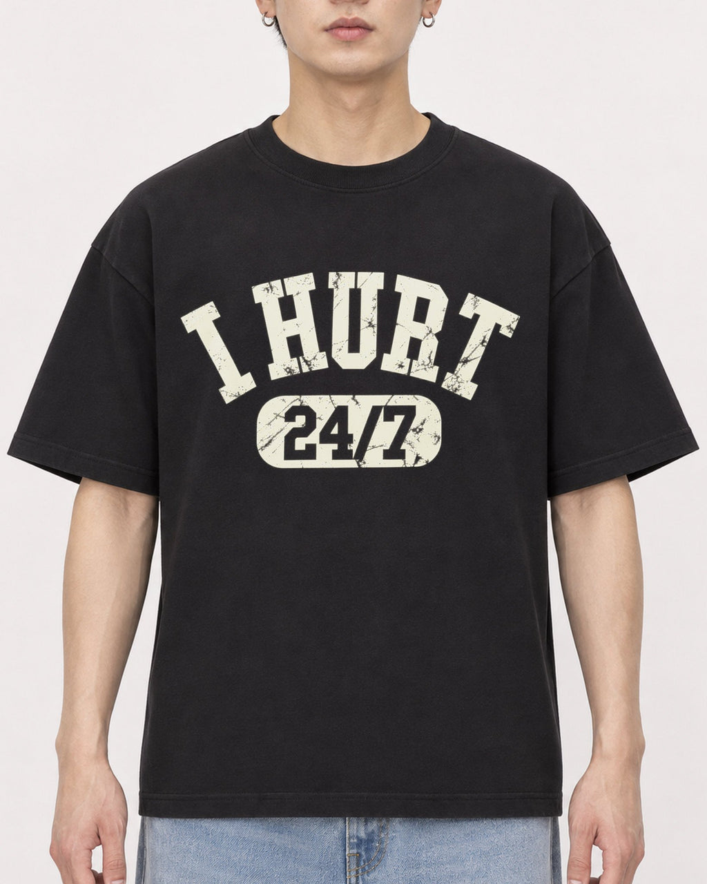 Mockup Boxy Heavyweight Tee Black male close-up 01