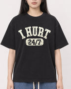 Mockup Boxy Heavyweight Tee Black female close-up 01