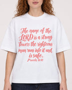 Mockup Boxy Heavyweight Tee White female close-up 09