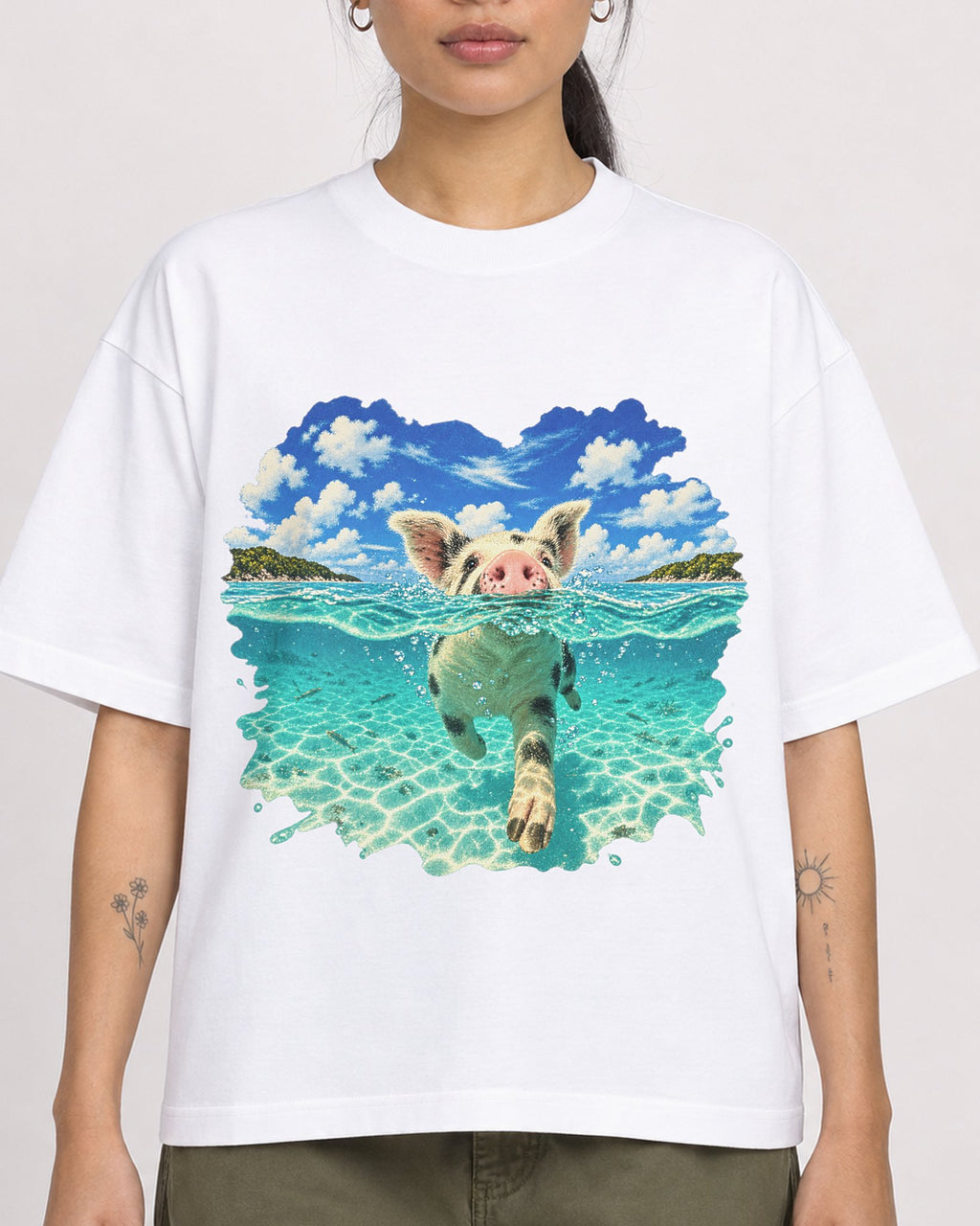 Mockup Boxy Heavyweight Tee White female close-up 42