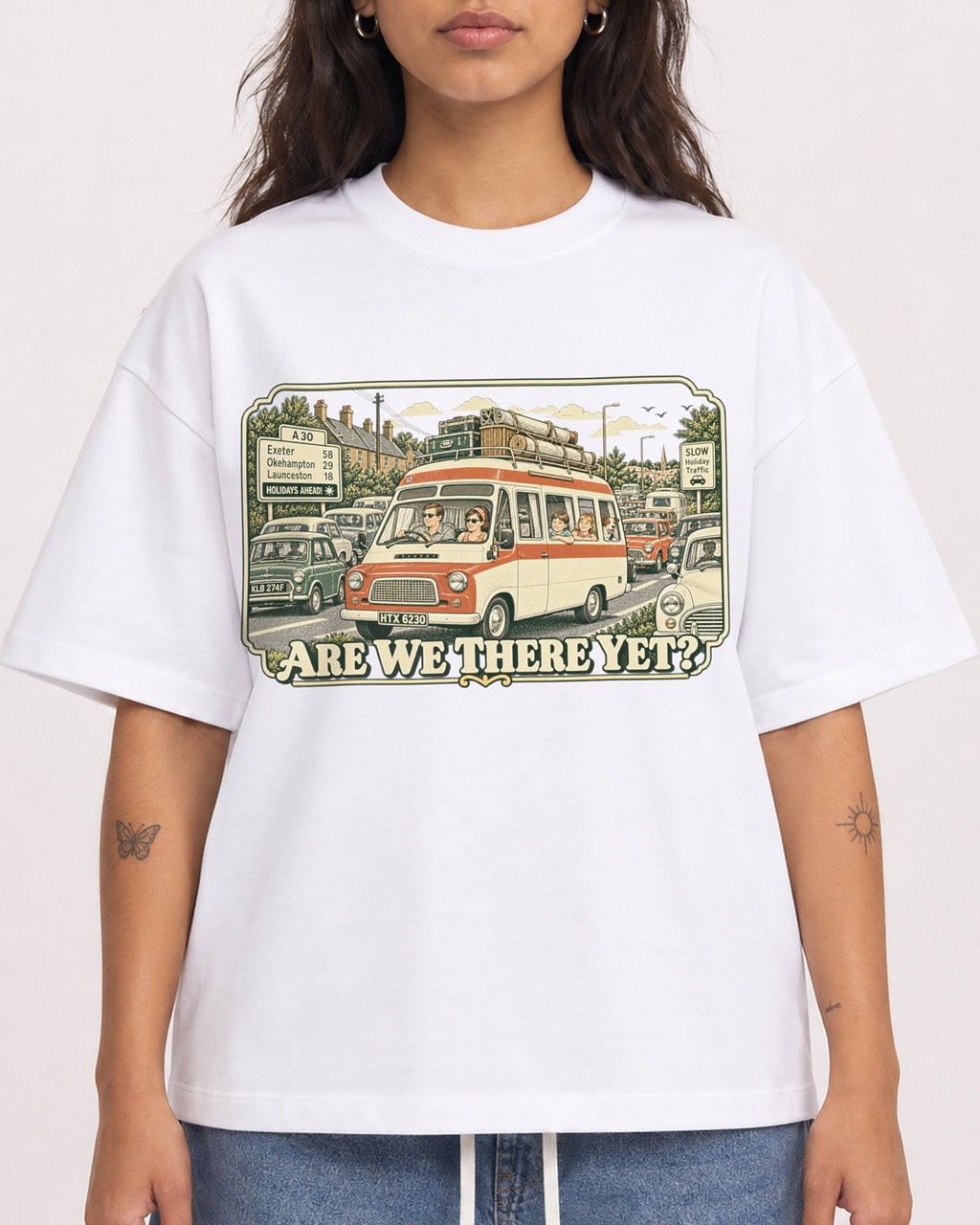 Mockup Boxy Heavyweight Tee White female close-up 06