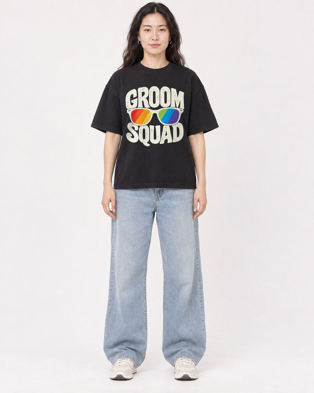 Mockup Boxy Heavyweight Tee Black female full-body 03