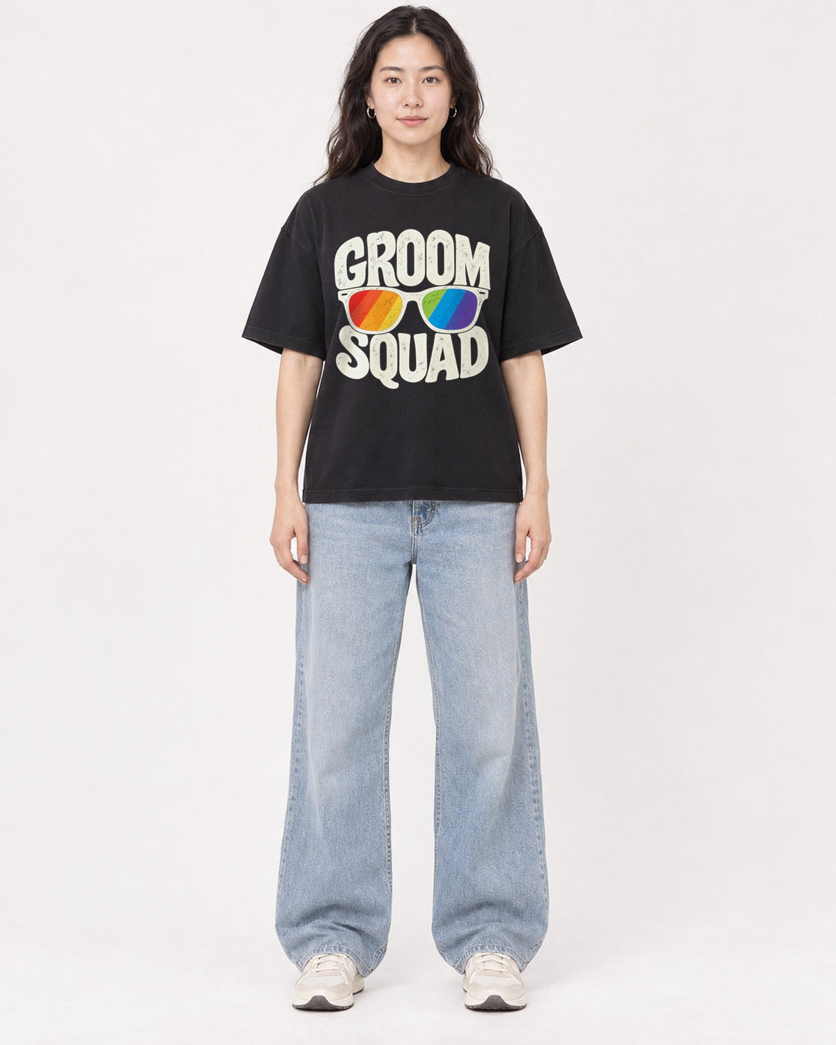 Mockup Boxy Heavyweight Tee Black female full-body 03