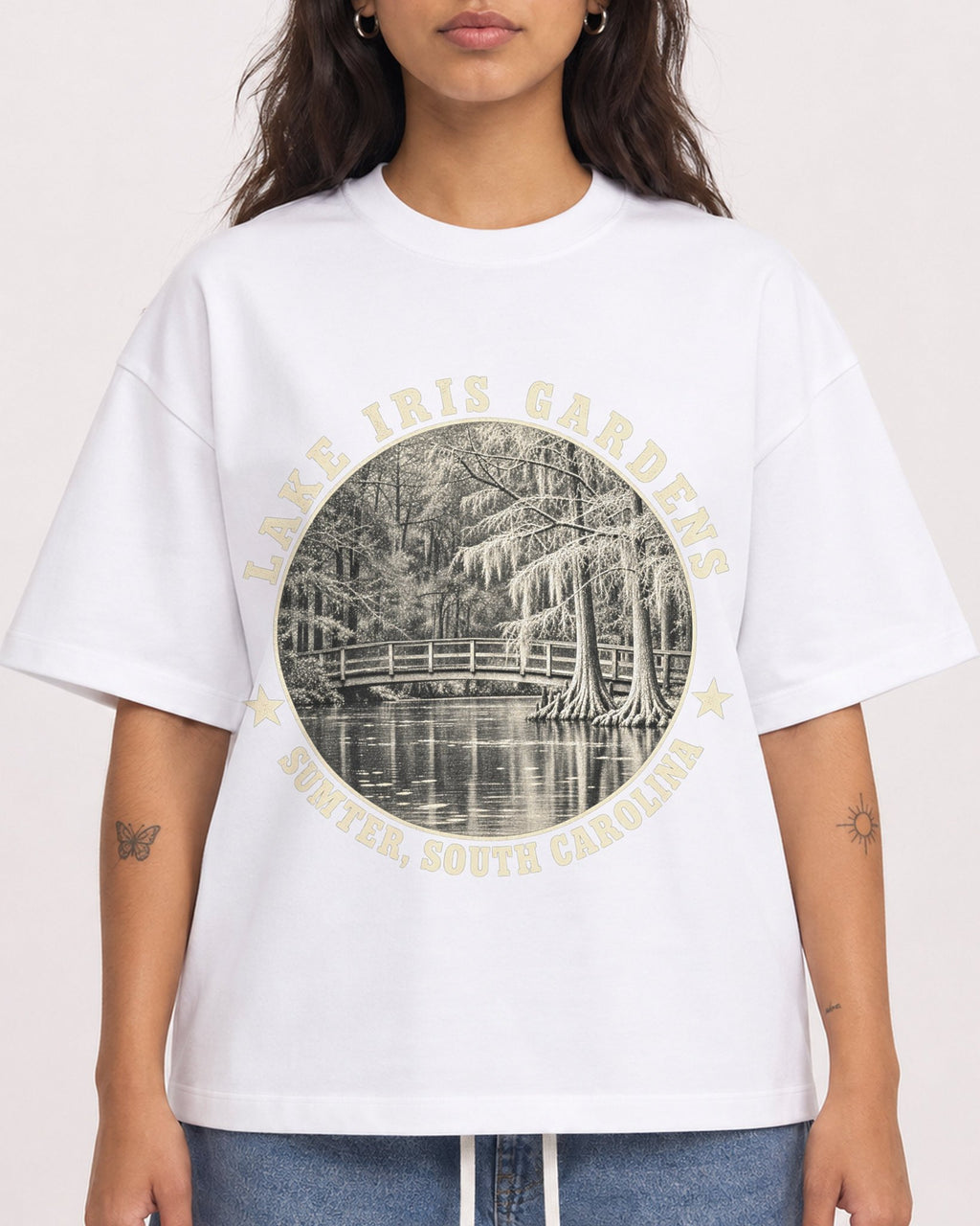 Mockup Boxy Heavyweight Tee White female close-up 06