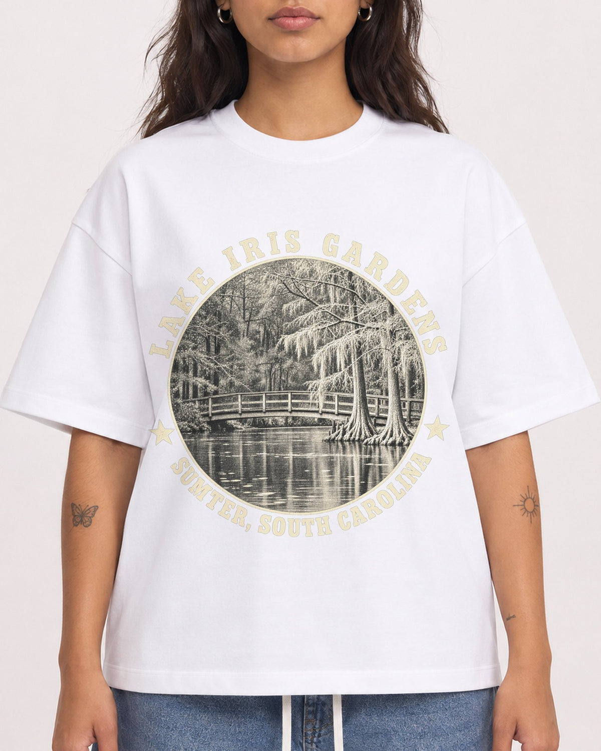 Mockup Boxy Heavyweight Tee White female close-up 06