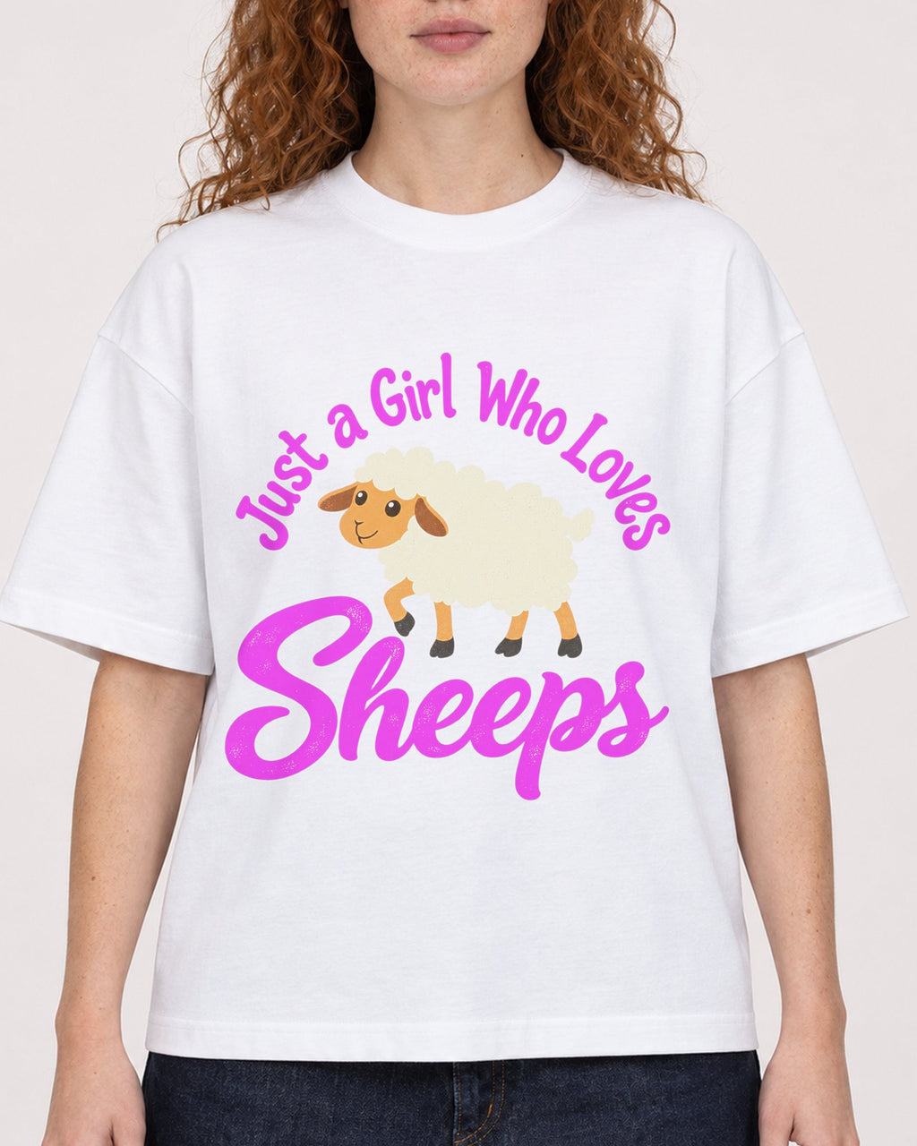 Mockup Boxy Heavyweight Tee White female close-up 09