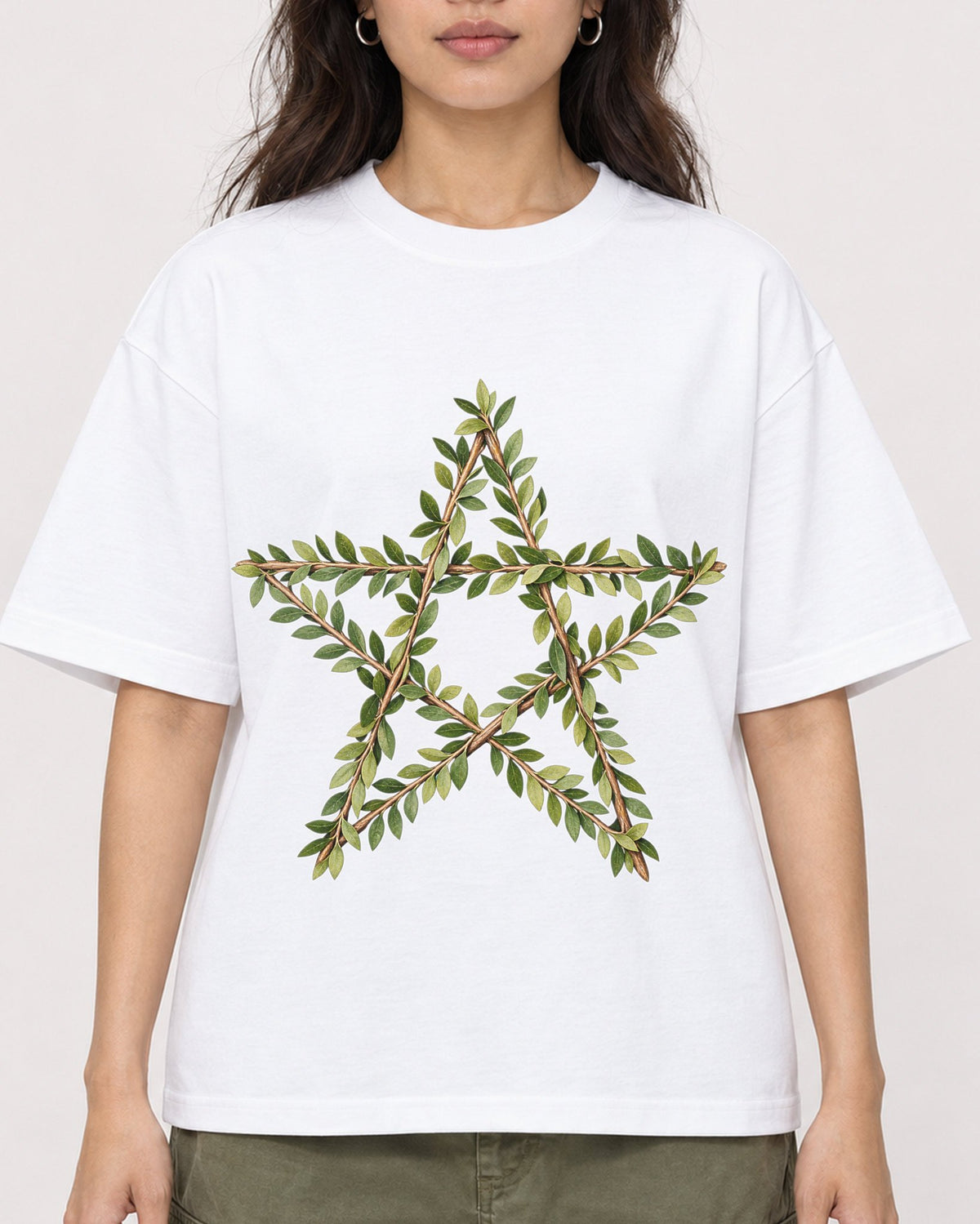 Mockup Boxy Heavyweight Tee White female close-up 02