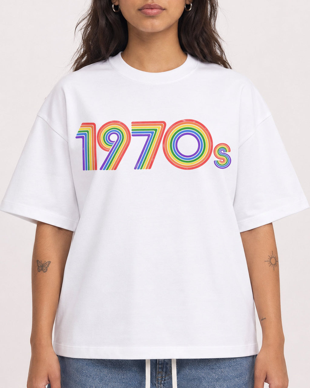 Mockup Boxy Heavyweight Tee White female close-up 06