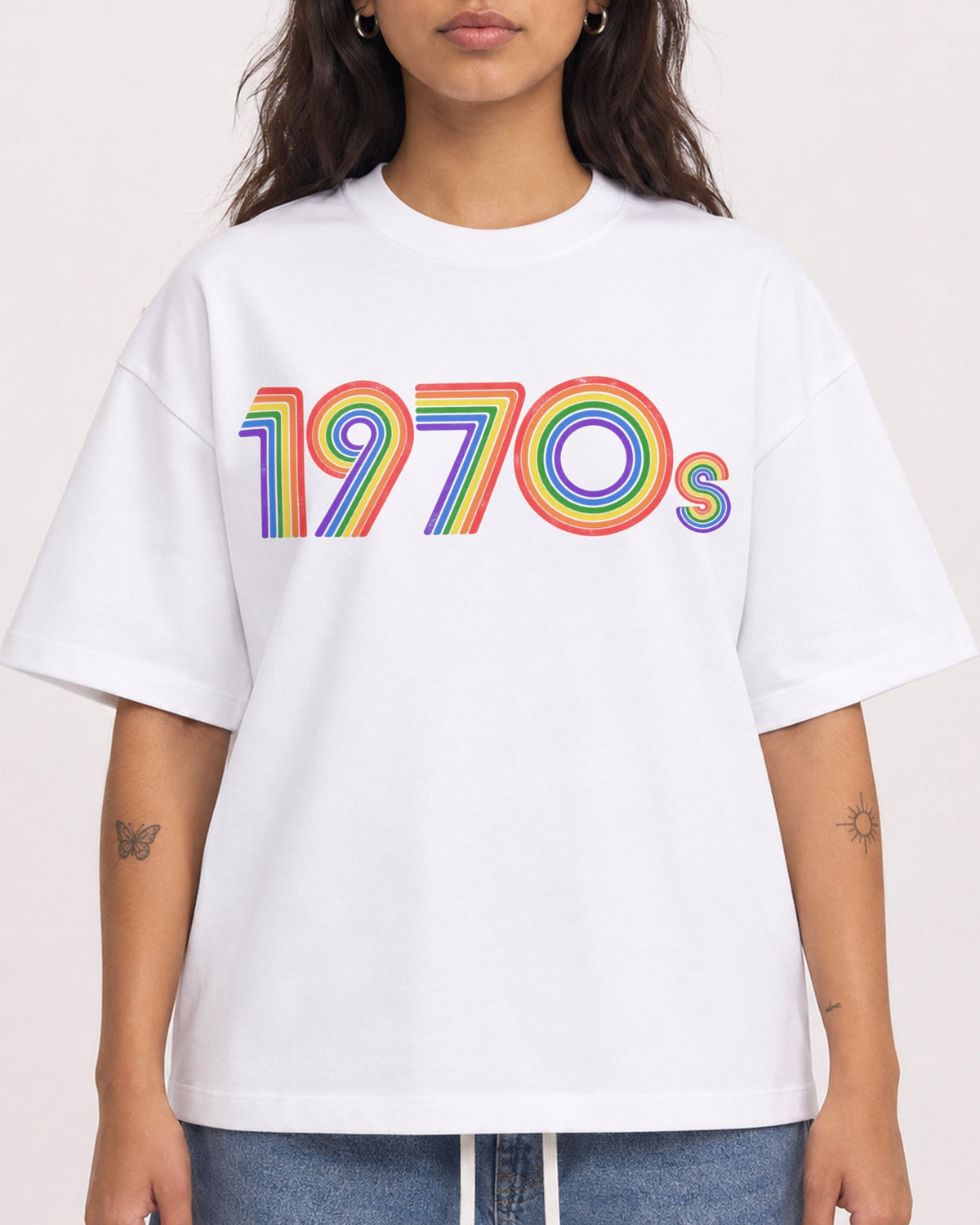 Mockup Boxy Heavyweight Tee White female close-up 06