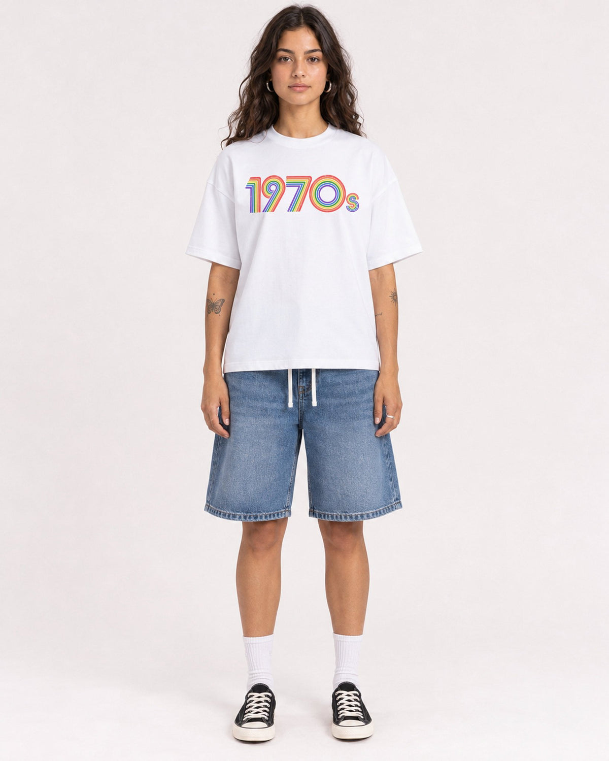 Mockup Boxy Heavyweight Tee White female full-body 06