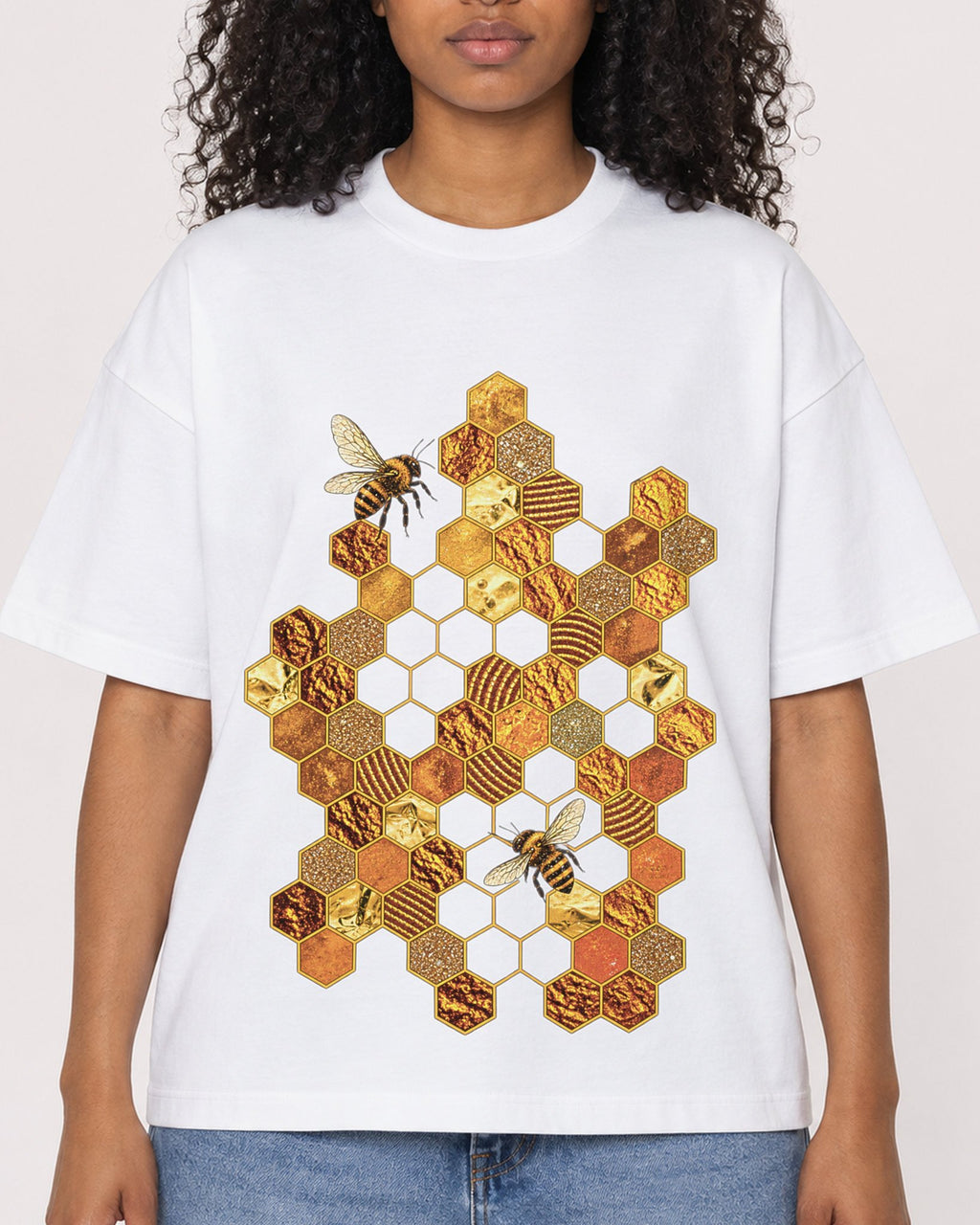 Mockup Boxy Heavyweight Tee White female close-up 05