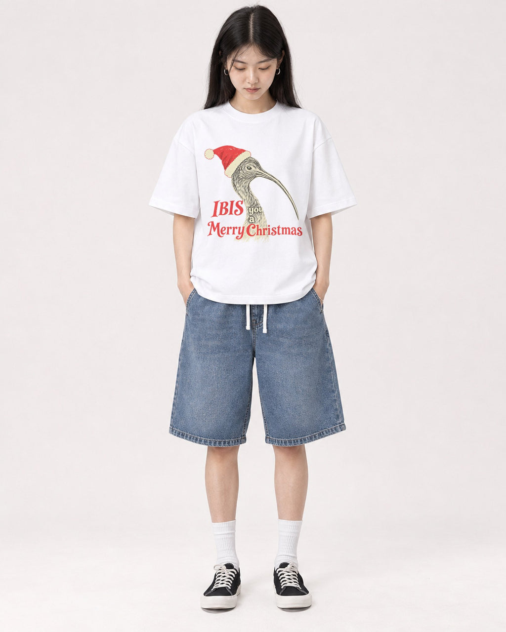 Mockup Boxy Heavyweight Tee White female full-body 01