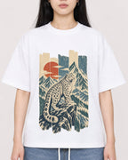 Mockup Boxy Heavyweight Tee White female close-up 01