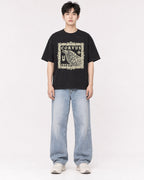 Mockup Boxy Heavyweight Tee Black male full-body 01